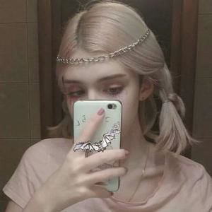 Meet your Posher, Pamela